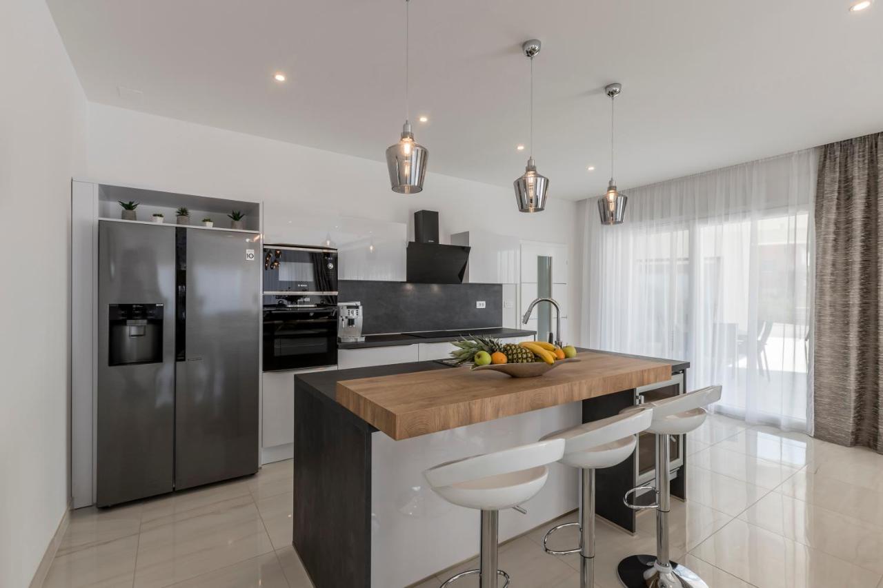 Luxurious Villa Meri Kaštela Eksteriør bilde